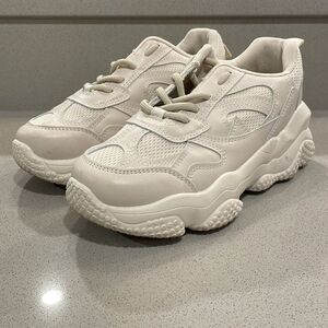 Lace Up Front Wide Fit Chunky Sneaker Womens size EUR 37 Minimal Use Great Cond…